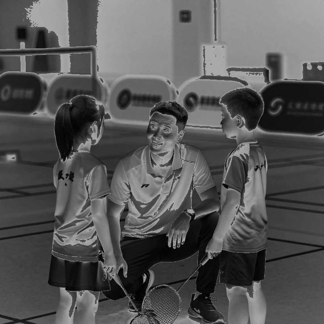 Viper thành đại sứ số đầu tiên của Balenciaga: Riot Games biến nhân vật trong game thành tài sản xa xỉ