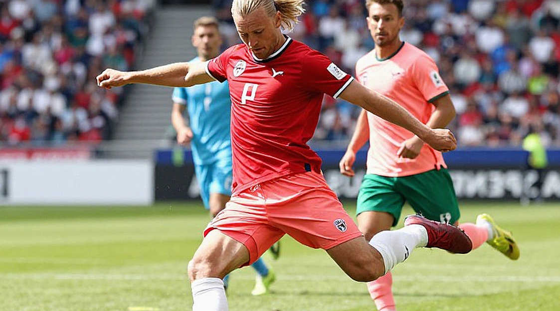 Yamal trừng phạt sai lầm của Guehi: hai phút định đoạt trận mở màn Nations League tại Wembley Yamal trừng phạt sai lầm của Guehi: hai phút định đoạt trận mở màn Nations League tại Wembley