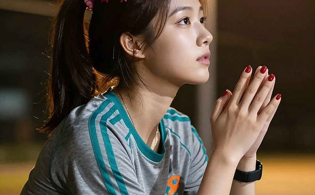Vân Trang và 4 giờ 26 phút trên đỉnh Lảo Thẩn: khi một tấm huy chương bị đọc bằng ánh mắt