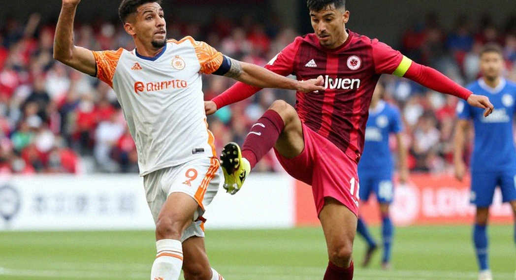 Arokodare và Ajax: bàn thắng từ ghế dự bị, điều khoản 20 triệu euro và thứ tự số 9 chưa ngã ngũ