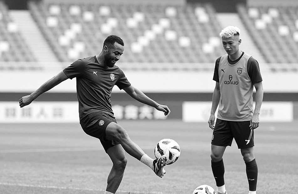 Nhãn 'Football' trên một bài về Project Runway: lỗi ở đâu và cái giá phía sau Nhãn 'Football' trên một bài về Project Runway: lỗi ở đâu và cái giá phía sau
