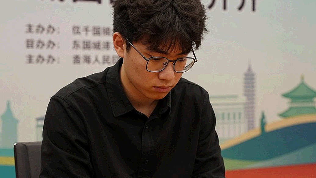 Woodward Takes Down Caruana at the US Championships: The Real Game and a Story Off Its Axis Woodward Takes Down Caruana at the US Championships: The Real Game and a Story Off Its Axis