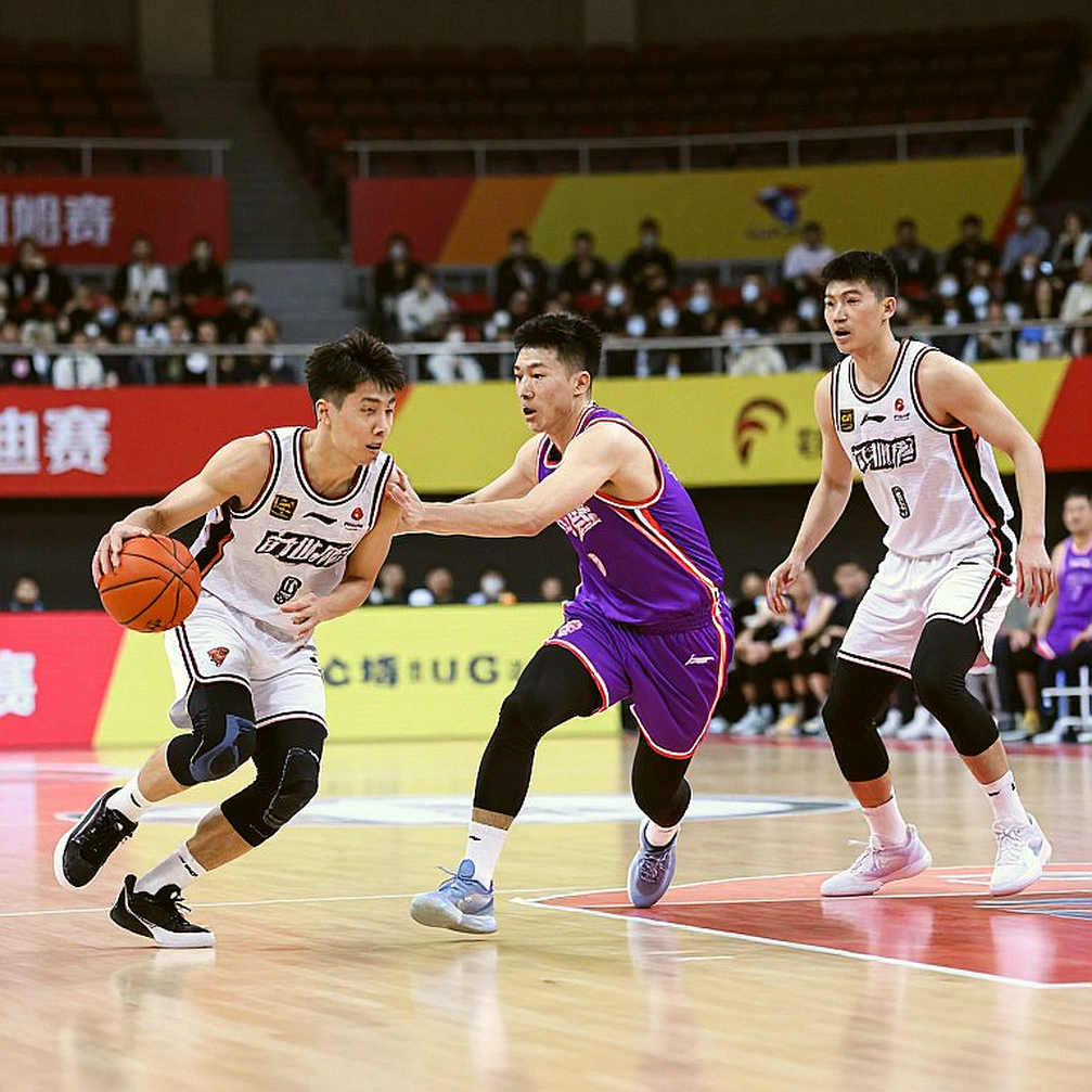 Orlando's 2026-27 Opener: Wagner's Shoulder and Penda's Hamstring Are Repricing the Entire Season