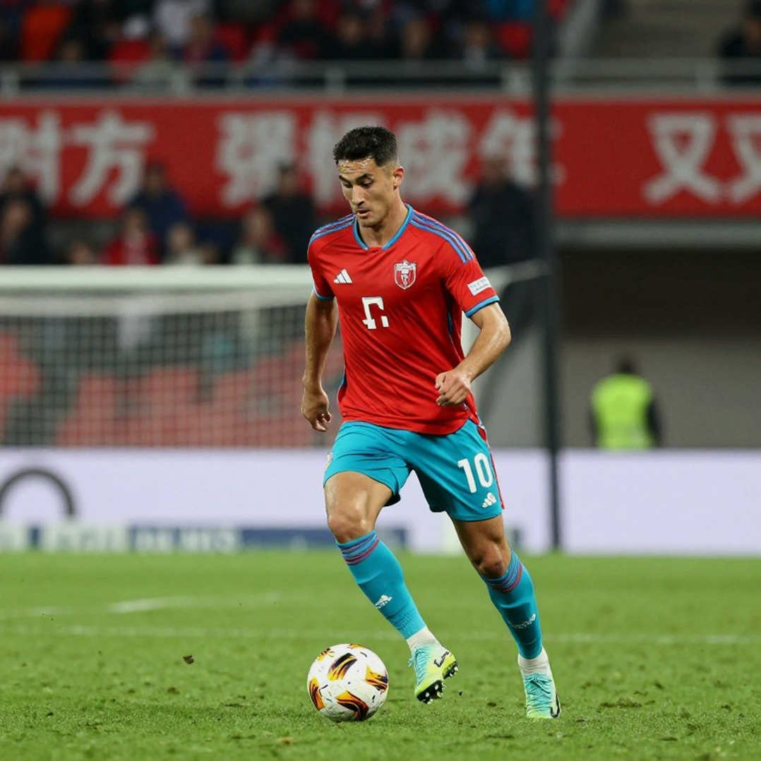 When Data Falls Silent: The Craft of Reading the Gaps in Modern Football
