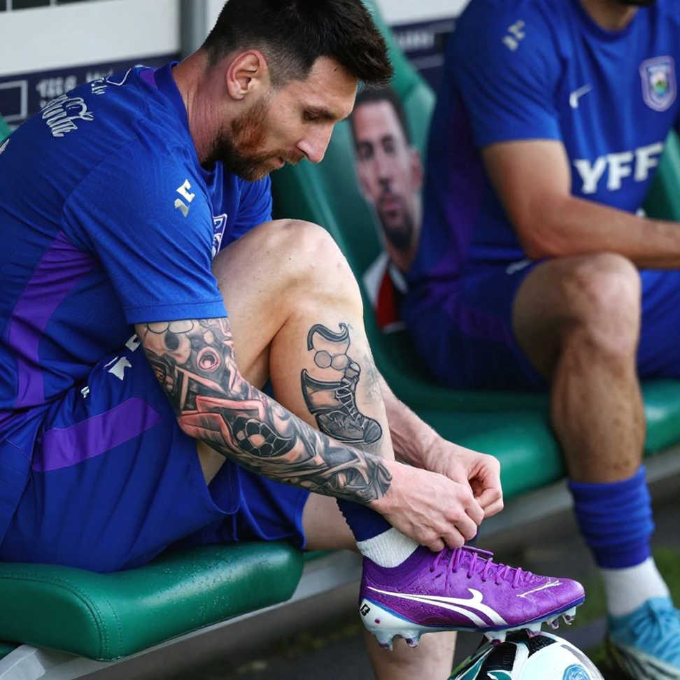 Stage-1 Football Mislabel: When a Mexico Disappearance-Crisis Article Enters a Football Corpus Stage-1 Football Mislabel: When a Mexico Disappearance-Crisis Article Enters a Football Corpus