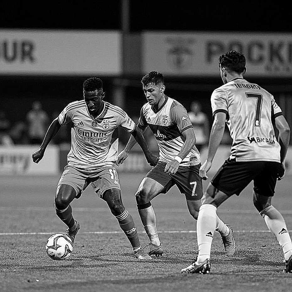 Haaland và phép thử 100 bàn không penalty: Khi kỷ lục đọc từ bảng dữ liệu chứ không phải từ khung thành