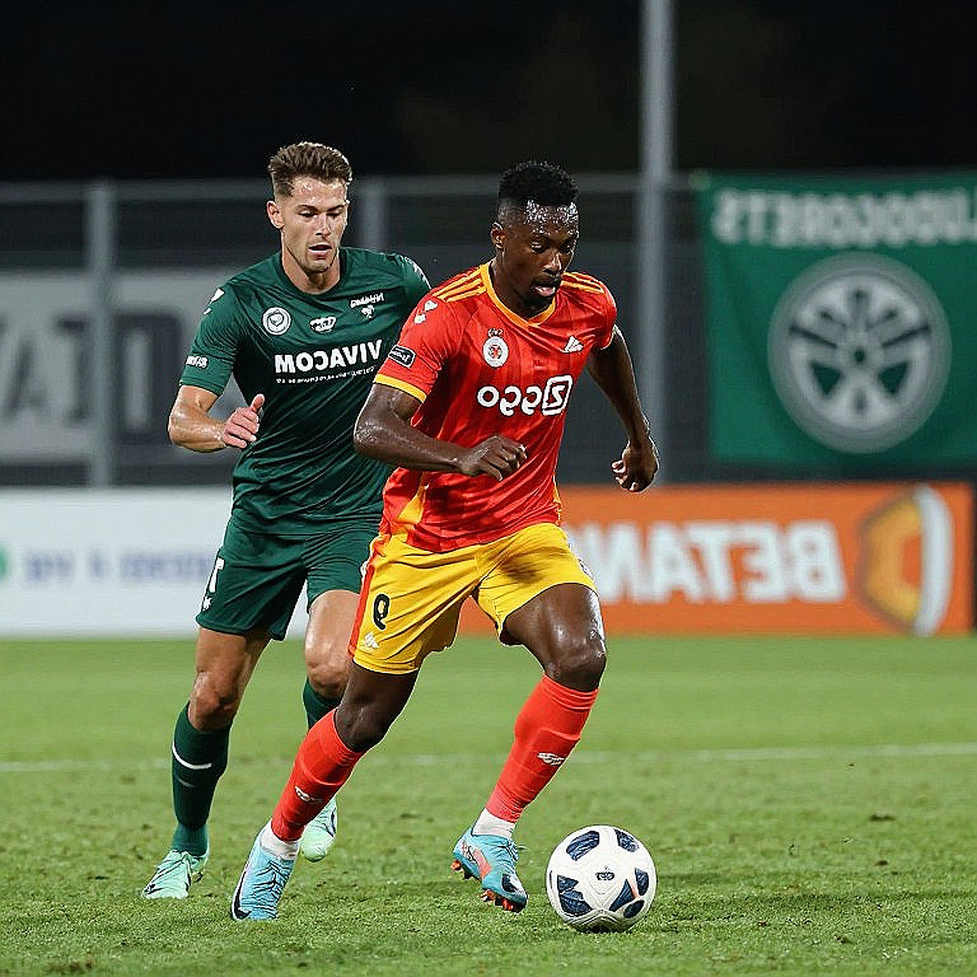 Việt Nam 4-2 Pakistan: Cuộc lội ngược dòng đẹp trên bảng điểm, đáng lo trên băng ghi hình Việt Nam 4-2 Pakistan: Cuộc lội ngược dòng đẹp trên bảng điểm, đáng lo trên băng ghi hình