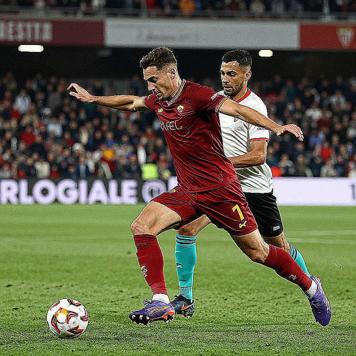Hansi Flick, 28 bàn sau 6 trận, và khoảng trống không ai đếm ở La Liga
