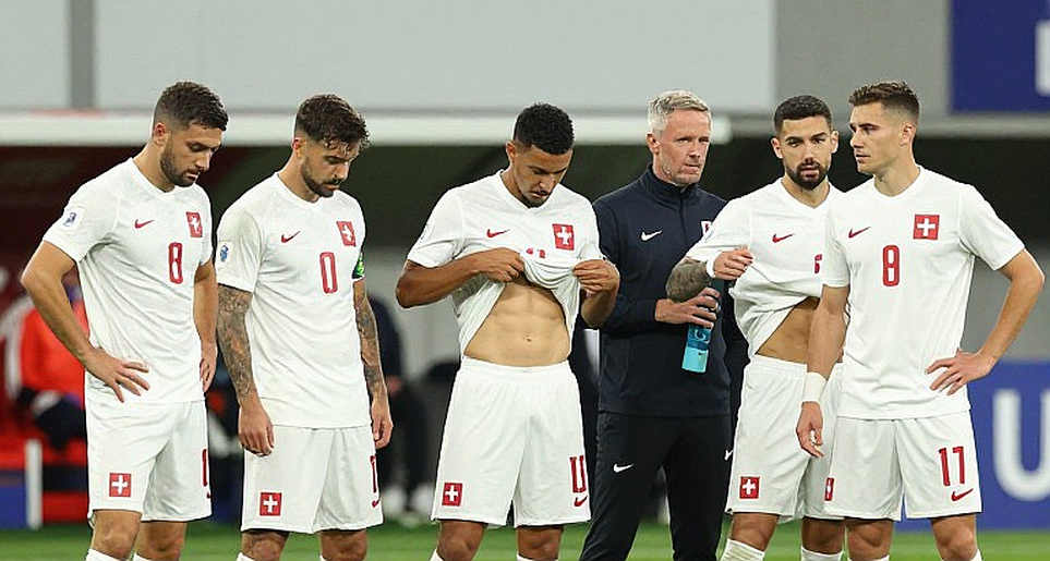 Trabzonspor, mặt cỏ nhân tạo và dấu hỏi Salah: Bên trong buổi họp báo của Thomas Reis Trabzonspor, mặt cỏ nhân tạo và dấu hỏi Salah: Bên trong buổi họp báo của Thomas Reis