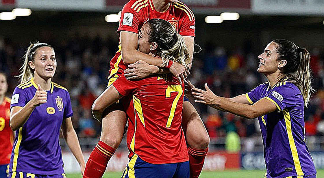 Schweinsteiger chỉ trích tuyển Đức: 'Chúng ta không còn là đội bóng hàng đầu' Schweinsteiger chỉ trích tuyển Đức: 'Chúng ta không còn là đội bóng hàng đầu'