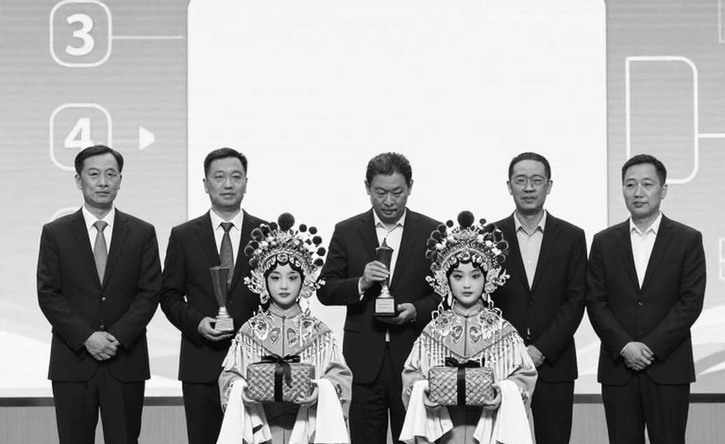 Fritz 20 và cuộc cách mạng huấn luyện cờ vua: Khi đối thủ mạnh nhất trở thành đồng minh trung thành nhất