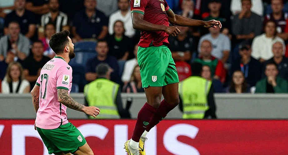 Fiorentina và VAR: Khi một điểm số trở thành bản tuyên ngôn về tính chính danh của hệ thống Fiorentina và VAR: Khi một điểm số trở thành bản tuyên ngôn về tính chính danh của hệ thống