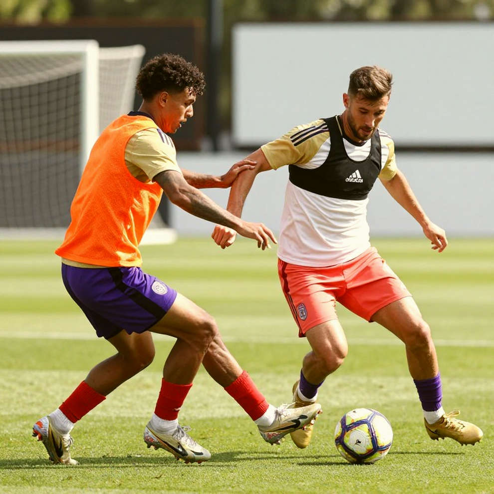 V-League 2026-2027 khởi tranh: Án treo giò phủ bóng ngày mở màn, Hà Nội FC và Công An TP.HCM đối mặt áp lực lớn