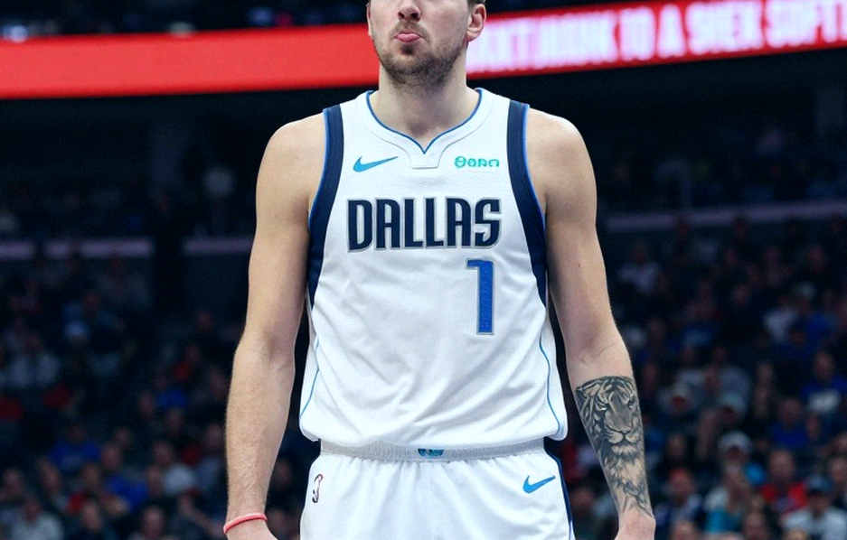 Jokic ghi 35 điểm, Nuggets ngược dòng 23 điểm rồi quay sang chỉ trích khán giả nhà Jokic ghi 35 điểm, Nuggets ngược dòng 23 điểm rồi quay sang chỉ trích khán giả nhà
