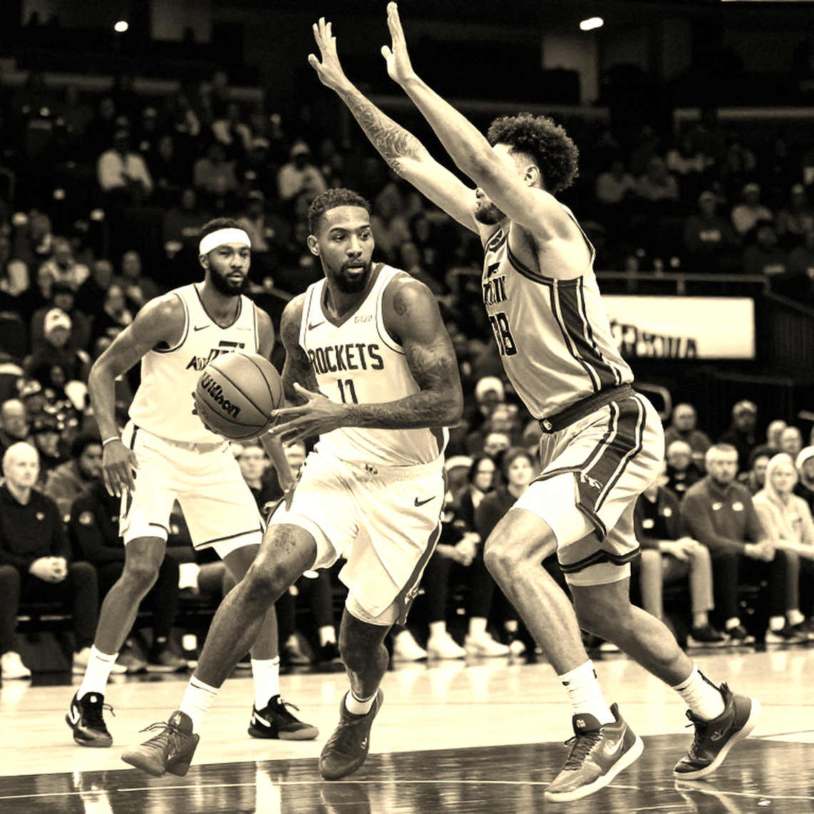 Nine Dimensions of Analyzing a Basketball Game: A Framework of Doubt for Vietnamese Viewers Nine Dimensions of Analyzing a Basketball Game: A Framework of Doubt for Vietnamese Viewers
