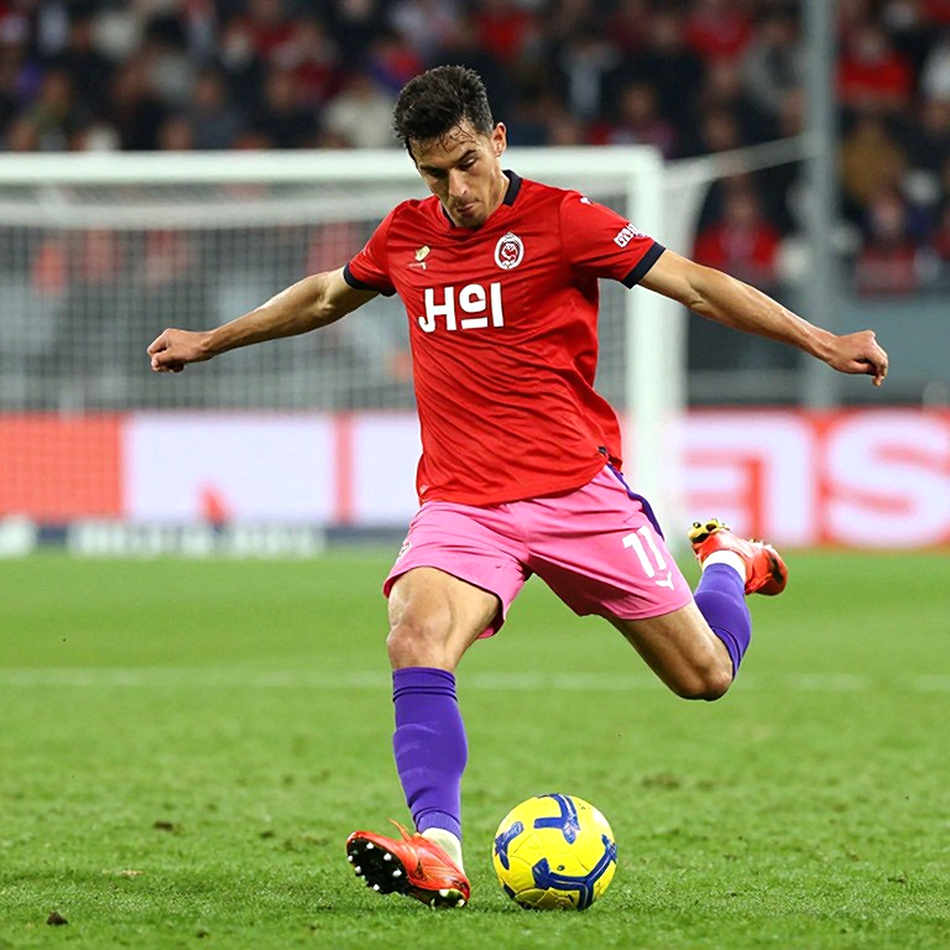 V.League Data and What the Heat Map Doesn't Tell You About Foreign Strikers